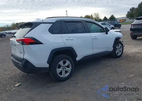 2019 Toyota Rav4 Xle z USA, uszkodzony, nr VIN 2T3W1RFV9KW054944